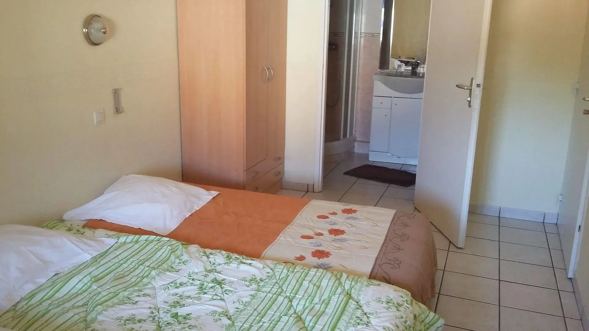 Auberge De L'Europe Saint-Quentin-Fallavier Hotel